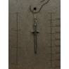 Boucle d’oreille épée