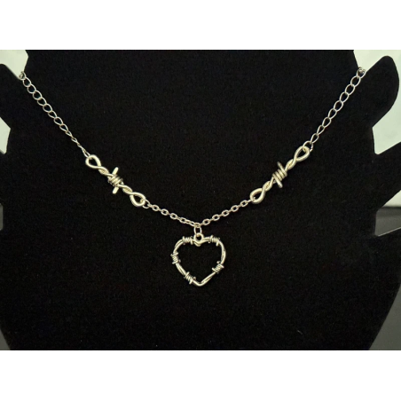 Collier Cœur Barbelé – Style Rock & Symbolique Forte